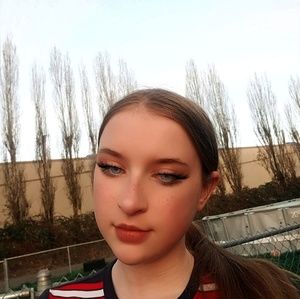 Meet your Posher, Madelyn